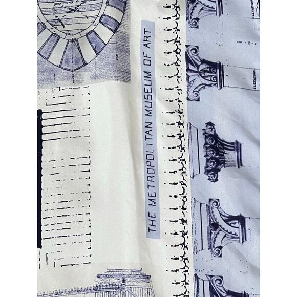 The Metroplotan Musem of Art Printed 100% Silk Handkerchief Scarf Made in Italy - Picture 3 of 6